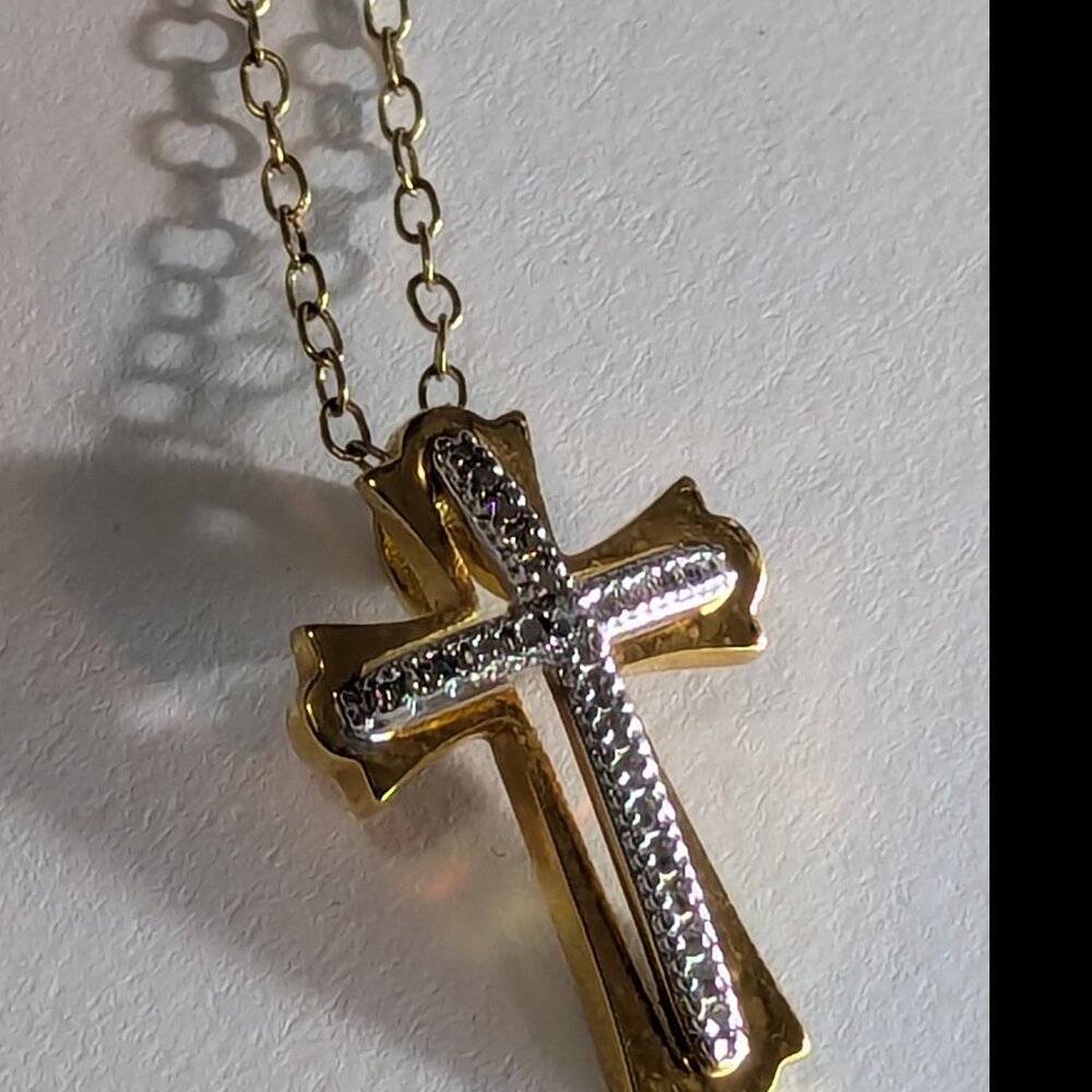 Diamond Chip Cross Prime Art & Jewel Necklace 16" Chain 18k gold Plate 3.9gr